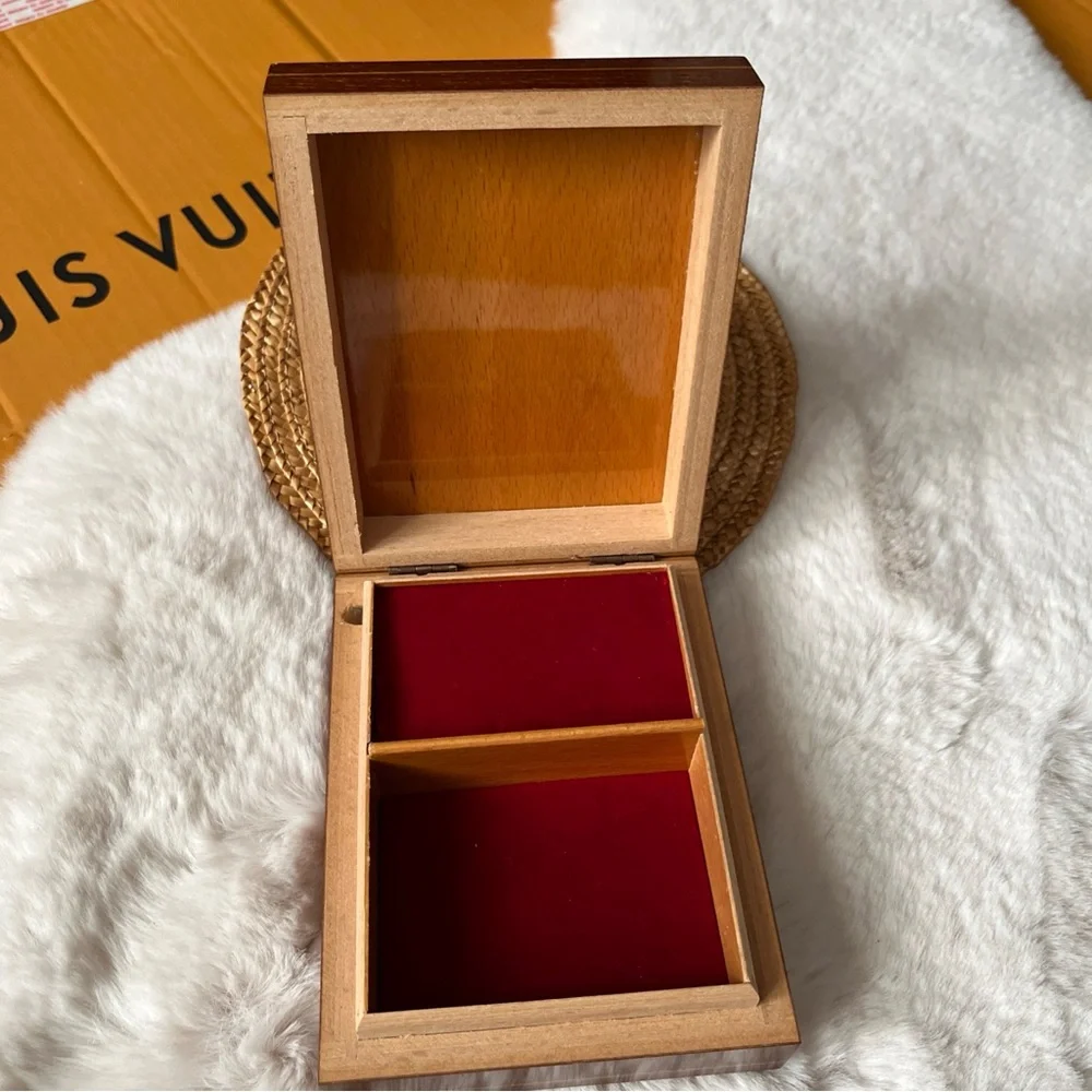 Hummel‎ Wooden Music Box with Gold Accents